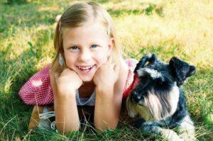 Цвергшнауцер и дети Цвергшнауцер: отношение к детям